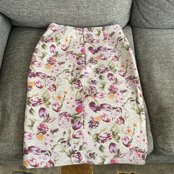 Halogen - Picture 2 of 4